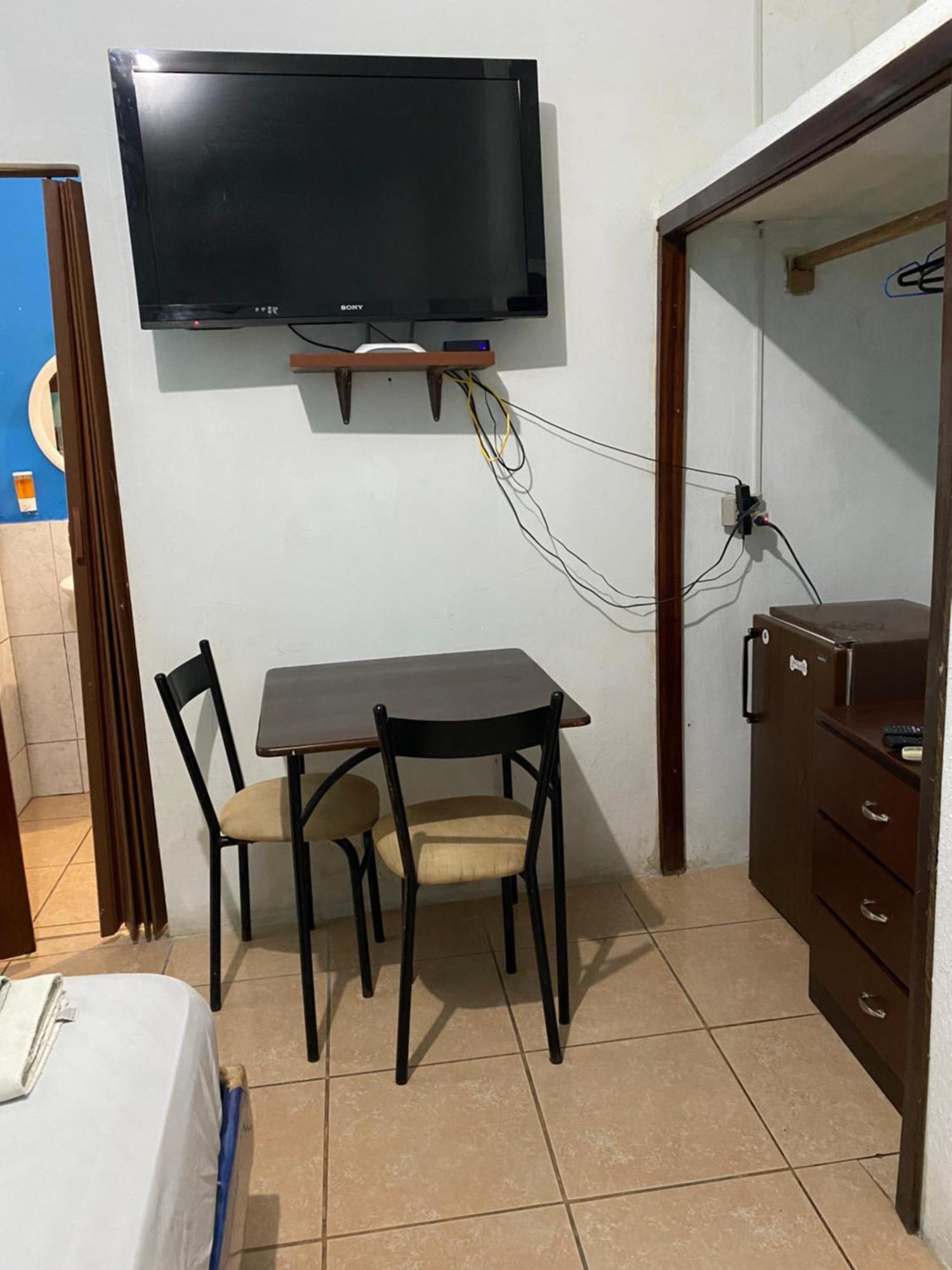 Playa Suites, Cerca Del Malecon Manta Exterior photo